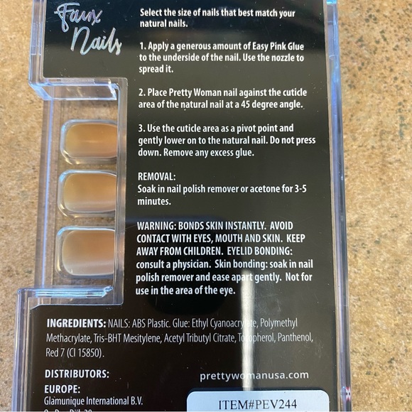 Pretty Woman Faux Nails - Picture 3 of 6